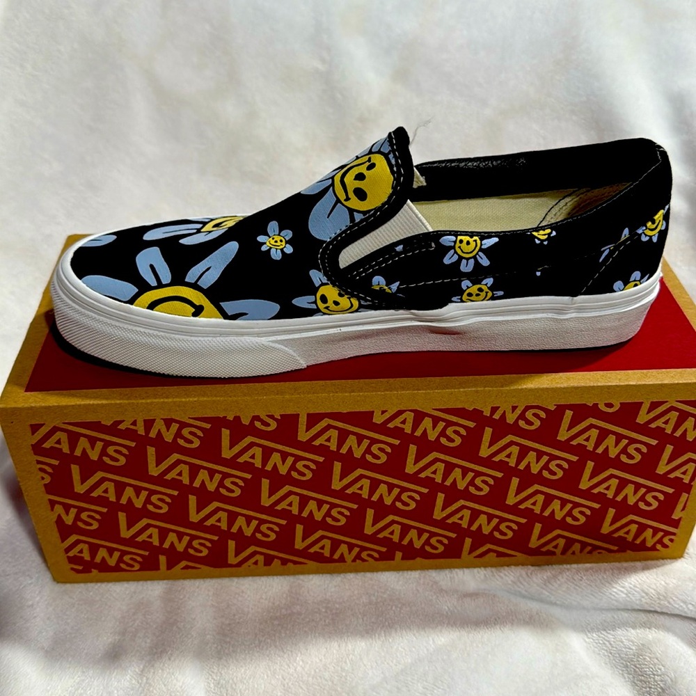 Classic Slip-O
Trippy Grin Floral